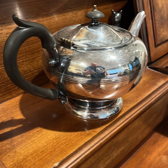 Nice silver plate coffee pot for display. - Picture 2 of 2